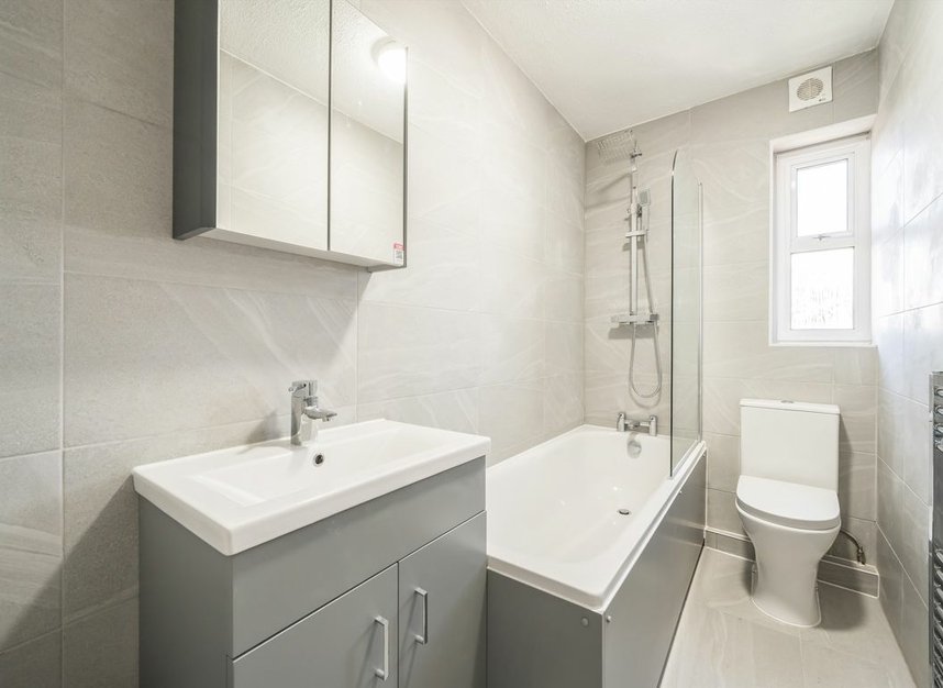 Properties let in Streatham High Road - SW16 1BS view4