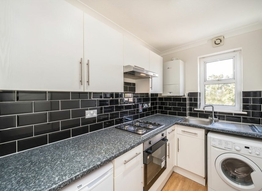 Properties let in Streatham High Road - SW16 1BS view2