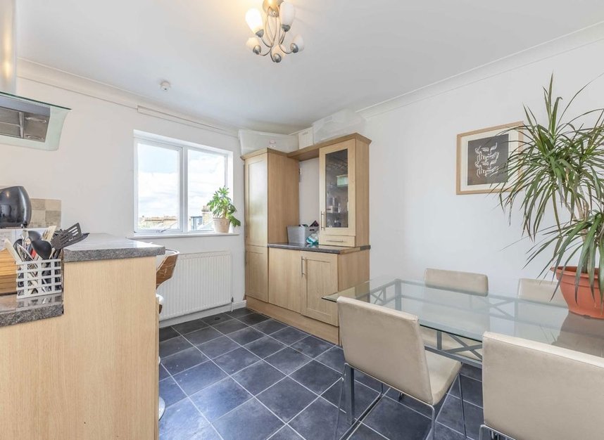 Properties let in Streatham High Road - SW16 1BS view2