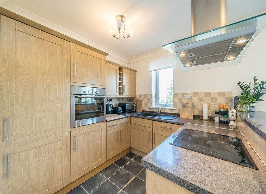 Properties let in Streatham High Road - SW16 1BS view1