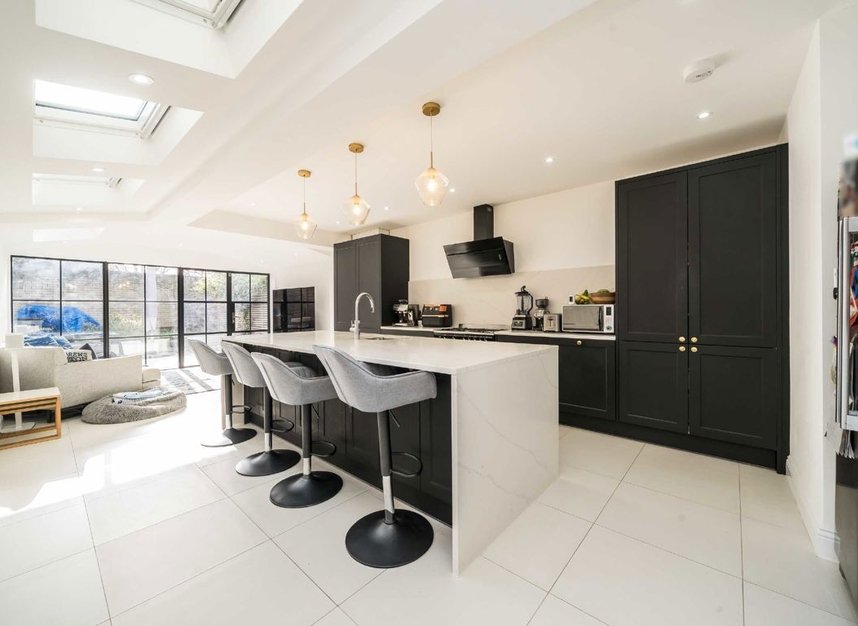 Properties to let in Sulina Road - SW2 4EJ view2