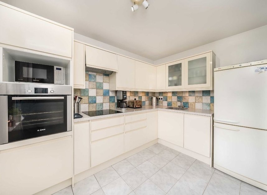 Properties let in Sullivan Close - SW11 2NW view3