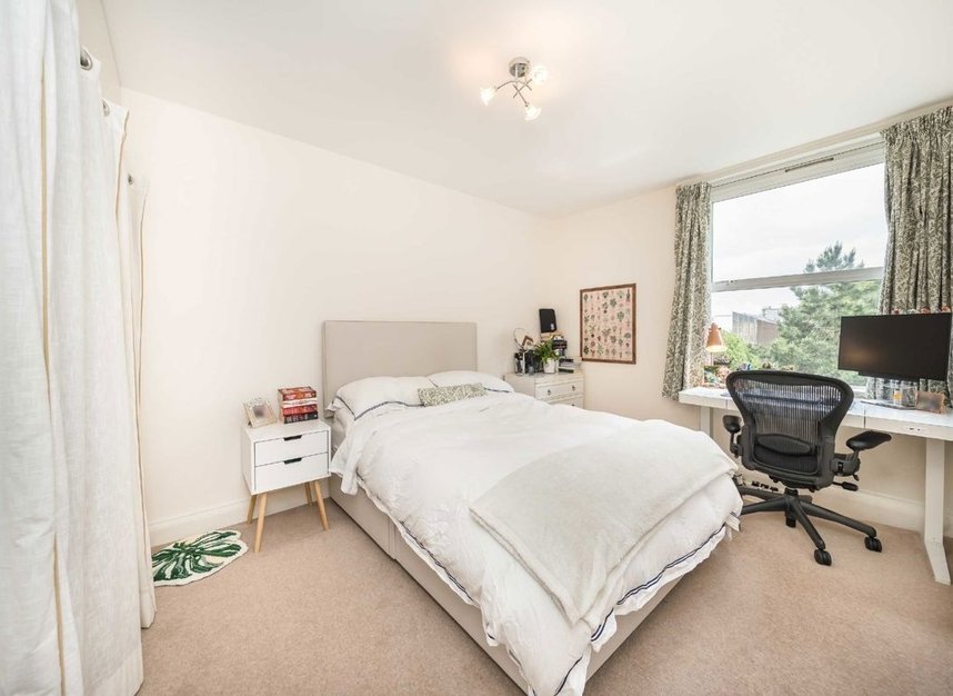 Properties let in Sullivan Close - SW11 2NW view4
