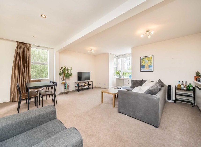 Properties let in Sullivan Close - SW11 2NW view2