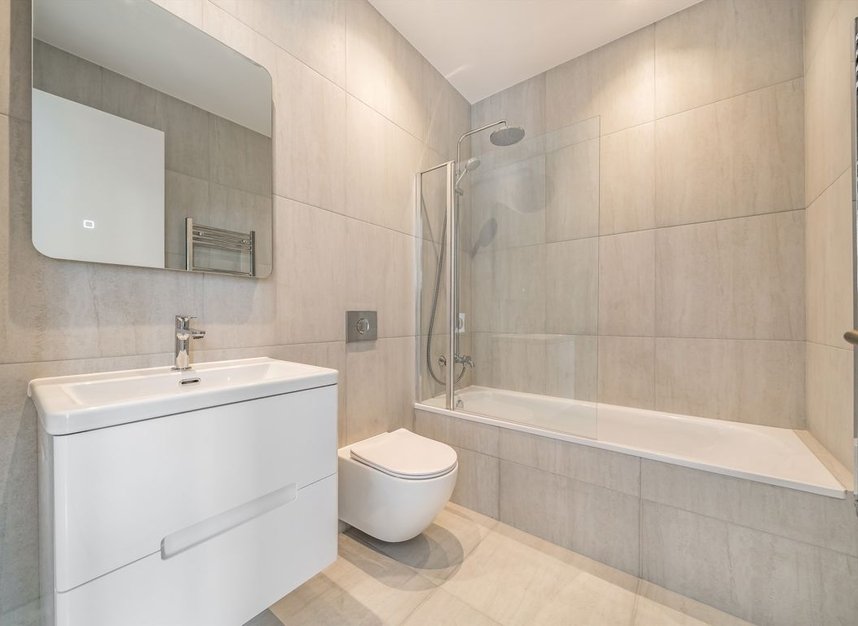 Properties let in Summerland Gardens - N10 3FD view5