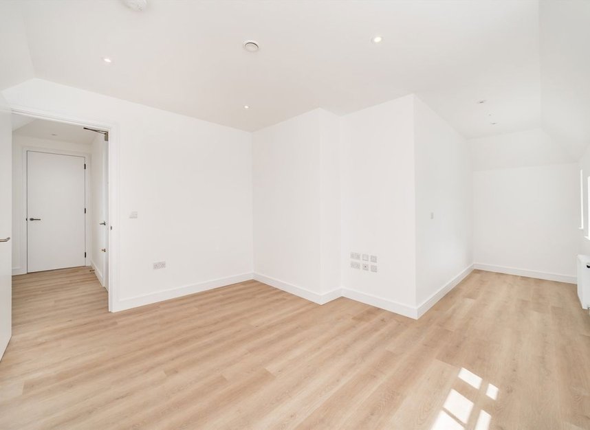 Properties let in Summerland Gardens - N10 3FD view7