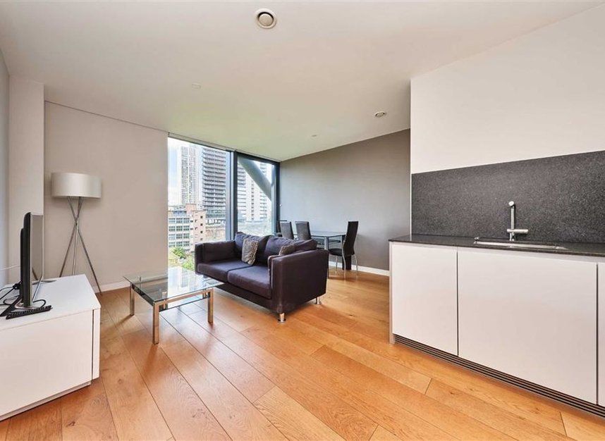 Flat to rent in Sumner Street, London, SE1 (Ref 229127) Dexters