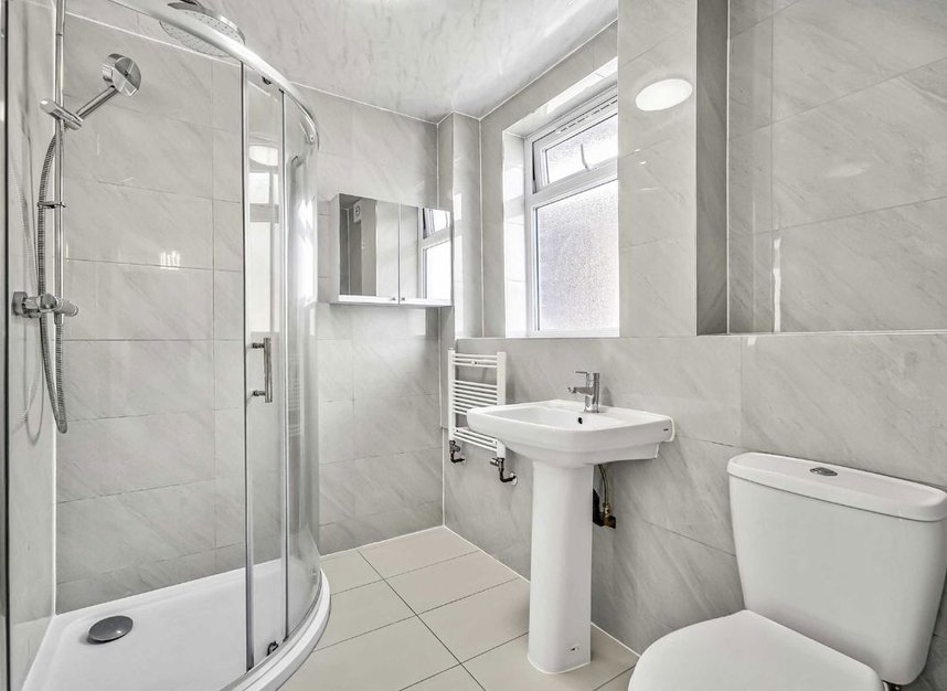 Properties to let in Swan Lane - N20 0PL view9