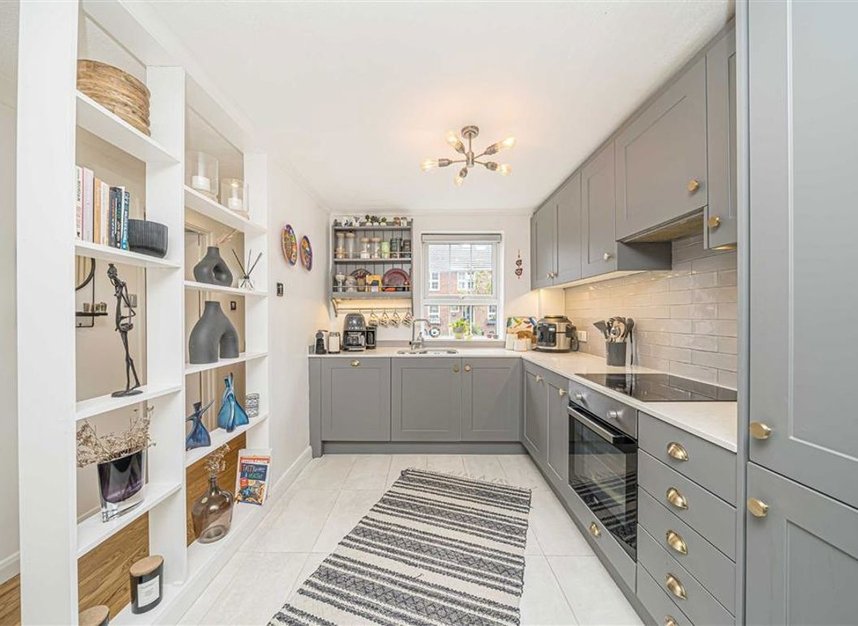 Properties let in Temple Road - TW9 2EB view3