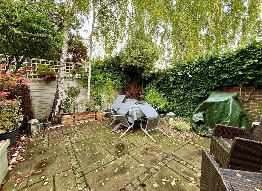 Properties let in Temple Road - TW9 2EB view8