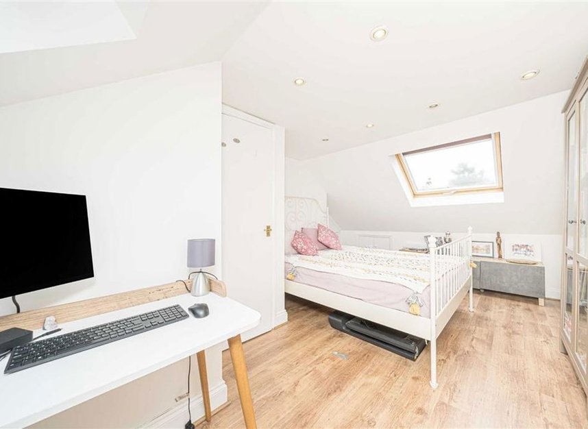 Properties let in Temple Road - TW9 2EB view6
