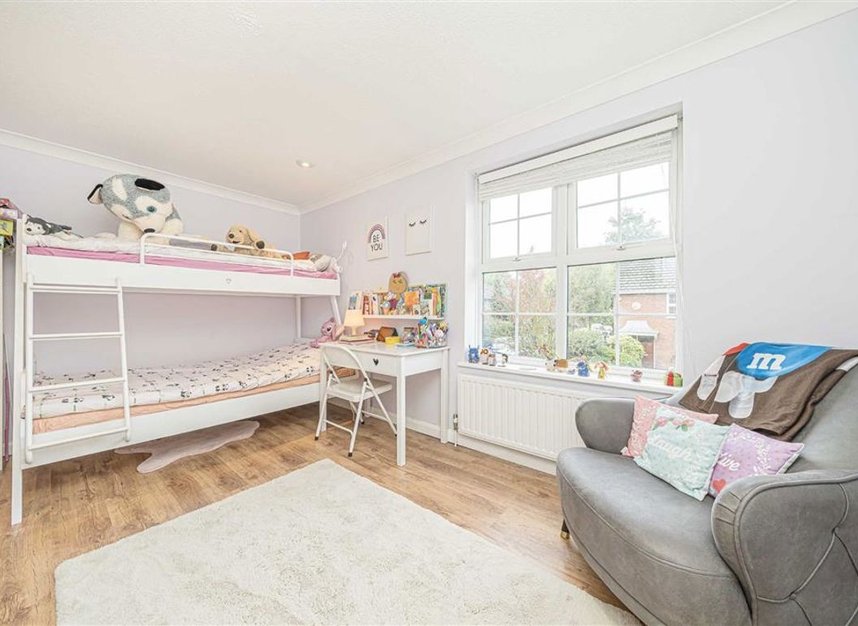 Properties let in Temple Road - TW9 2EB view7