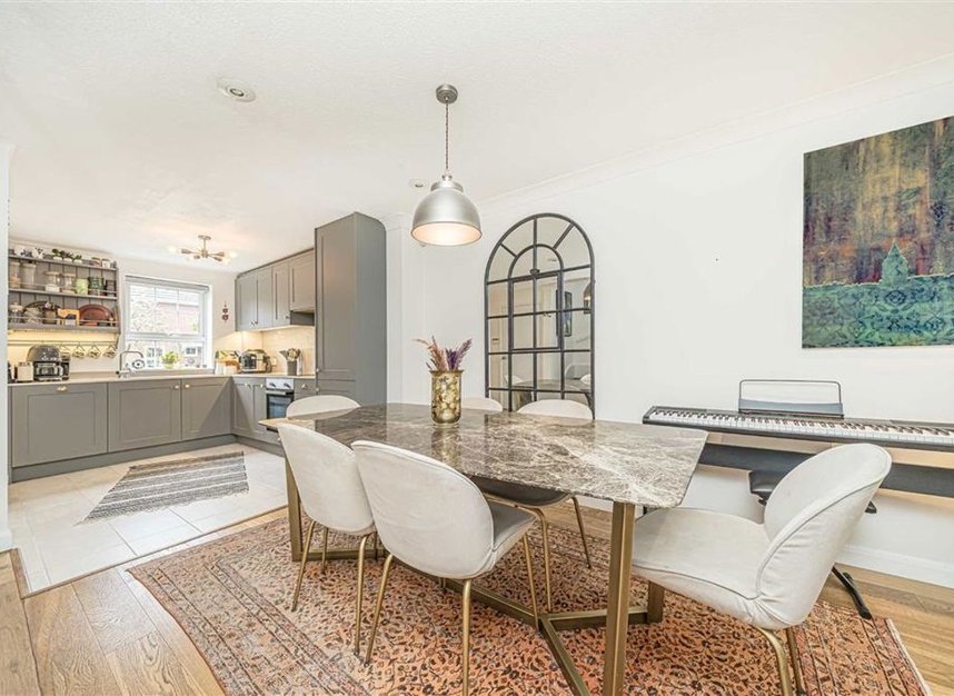 Properties let in Temple Road - TW9 2EB view4