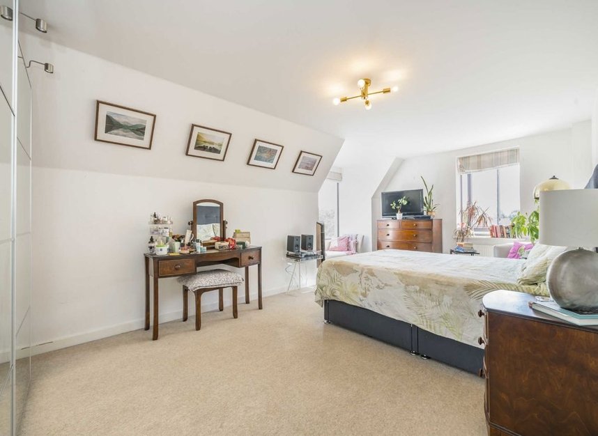Properties to let in Tentelow Lane - UB2 4FD view6