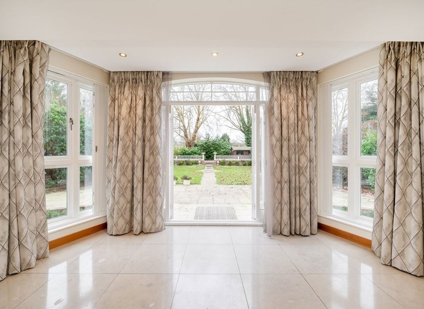 Properties to let in The Bishops Avenue - N2 0AP view7