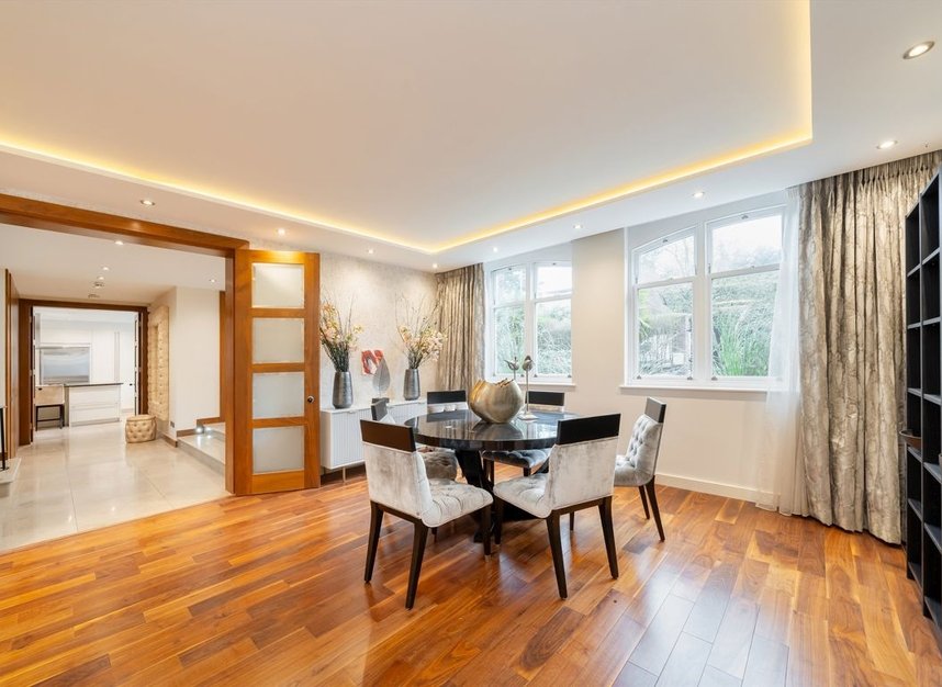 Properties to let in The Bishops Avenue - N2 0AP view3