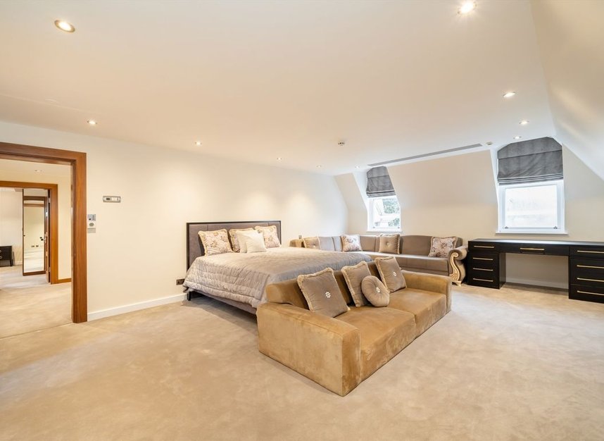 Properties to let in The Bishops Avenue - N2 0AP view6