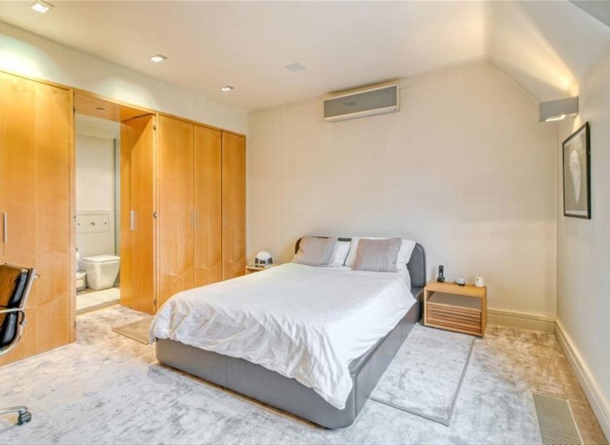 Properties to let in The Bishops Avenue - N2 0AP view11