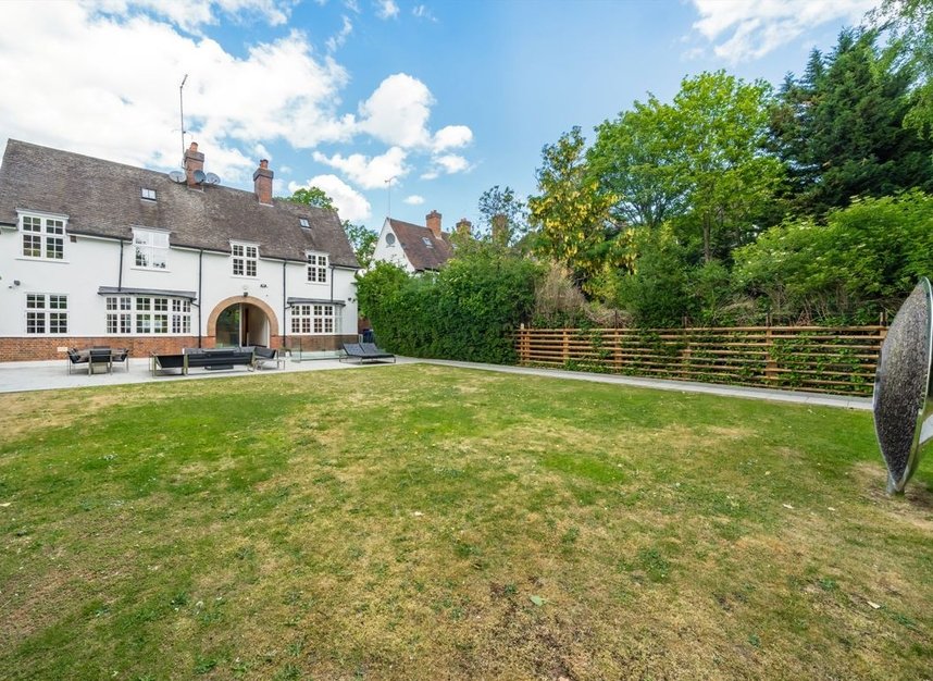 Properties to let in The Bishops Avenue - N2 0AP view7