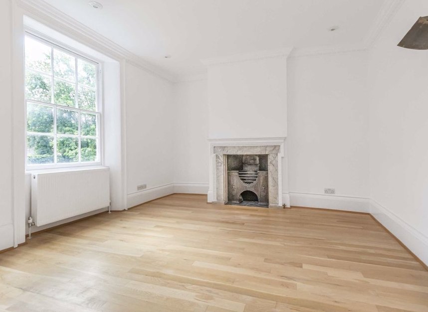 Properties let in The Green - TW9 1PL view7