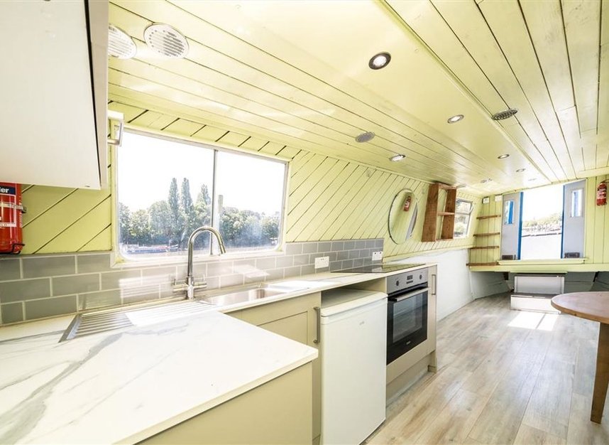 Properties to let in The Hollows - TW8 0DZ view2