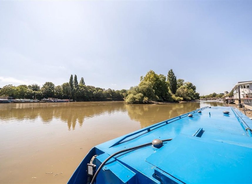 Properties to let in The Hollows - TW8 0DZ view6