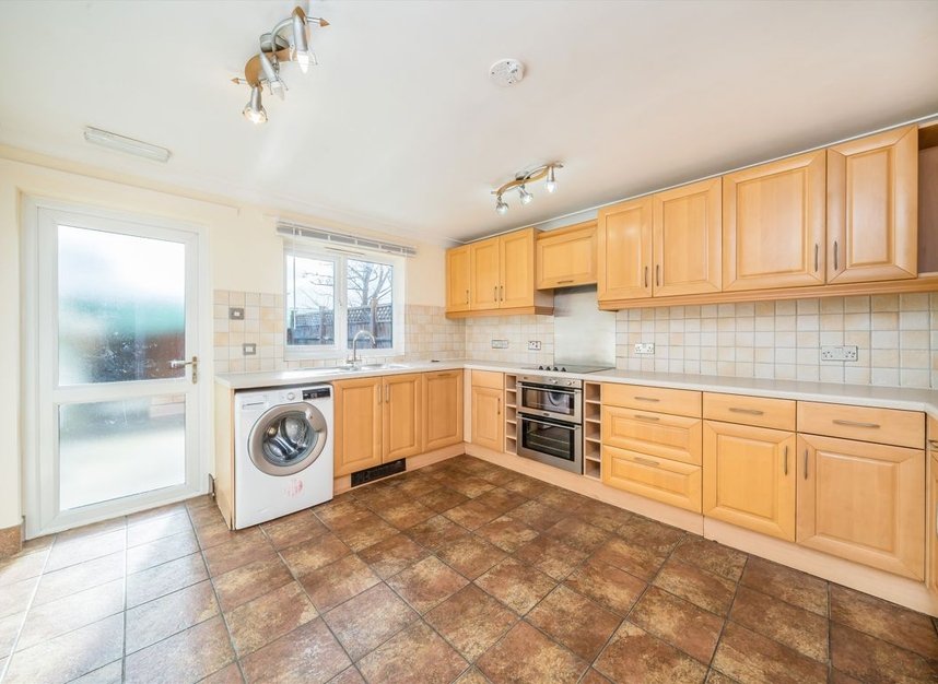 Properties let in Tithe Barn Close - KT2 6RZ view3