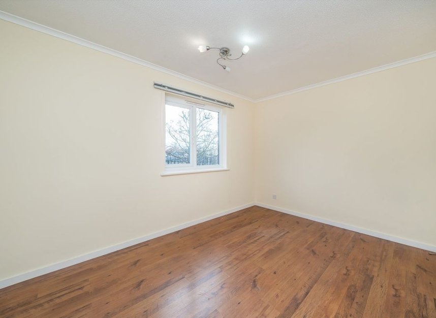 Properties let in Tithe Barn Close - KT2 6RZ view2