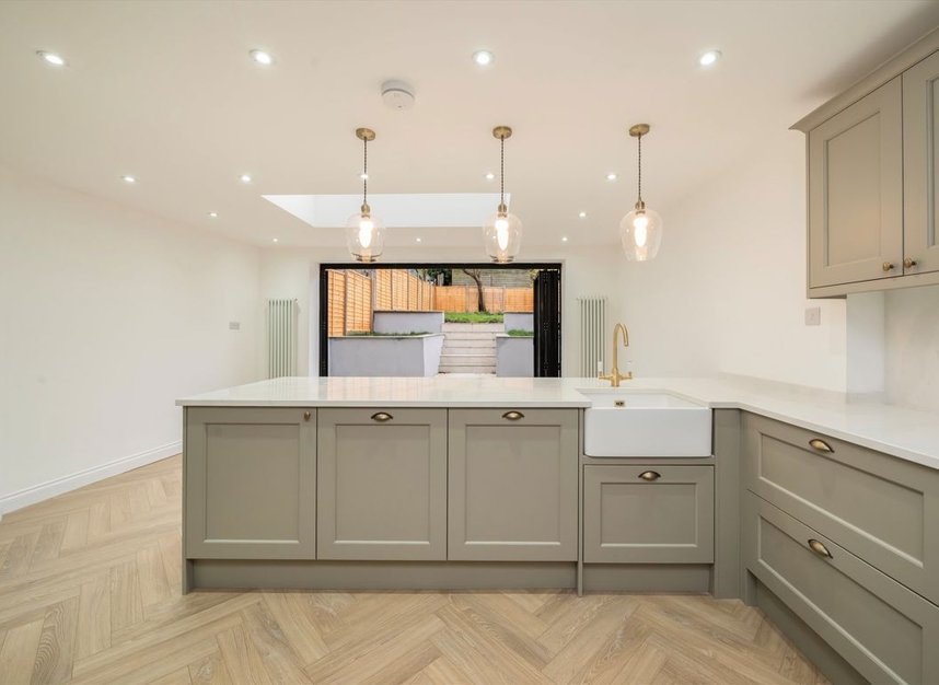 Properties let in Torrington Gardens - N11 2AB view3