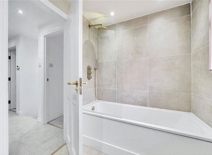 Properties let in Torrington Gardens - N11 2AB view14