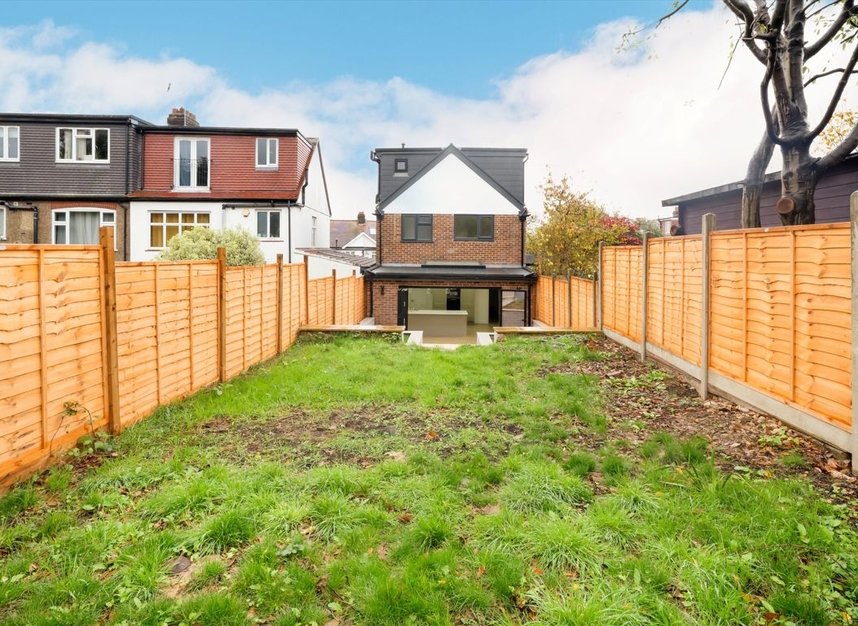 Properties let in Torrington Gardens - N11 2AB view16