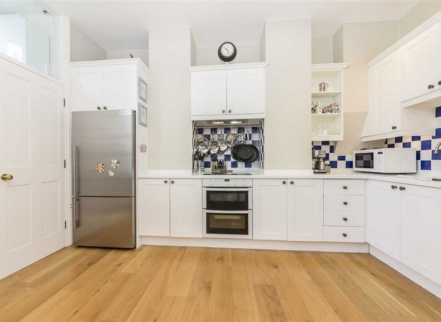 Properties to let in Torrington Place - WC1E 7HH view4