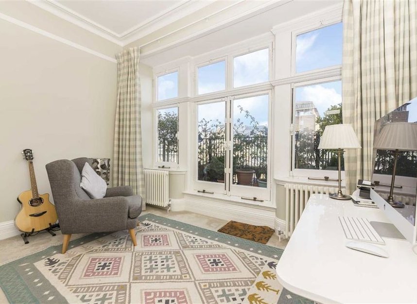 Properties to let in Torrington Place - WC1E 7HH view3