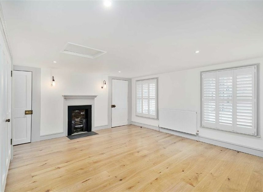 Properties to let in Tottenham Street - W1T 4RH view5