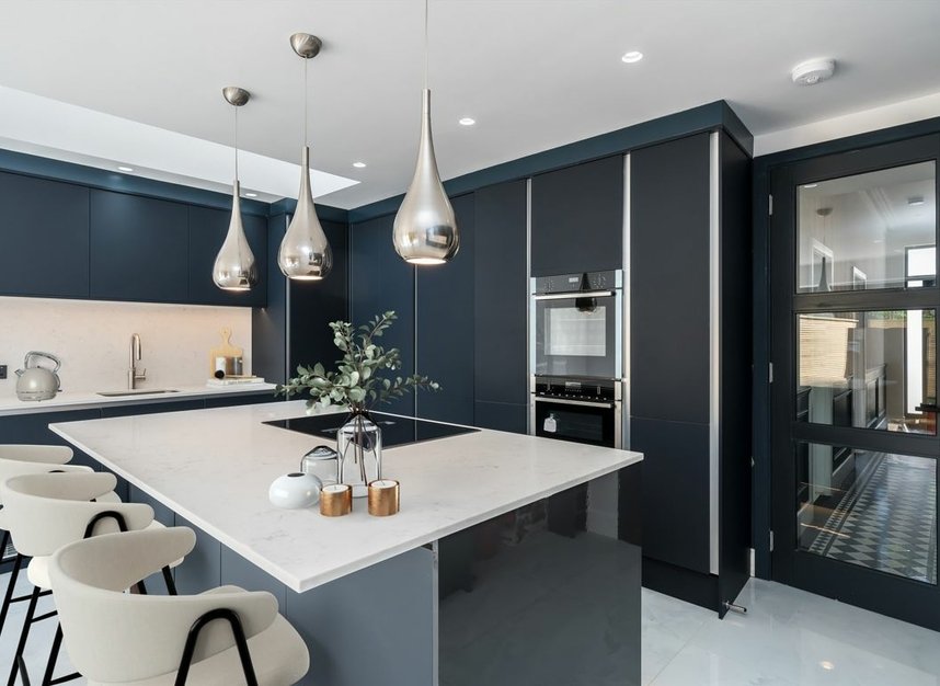 Properties let in Tower Road - TW1 4PD view6