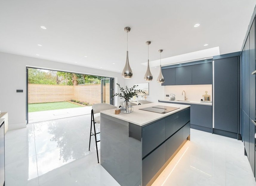 Properties let in Tower Road - TW1 4PD view2