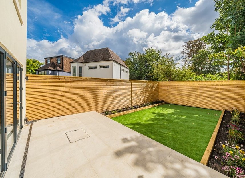 Properties let in Tower Road - TW1 4PD view3