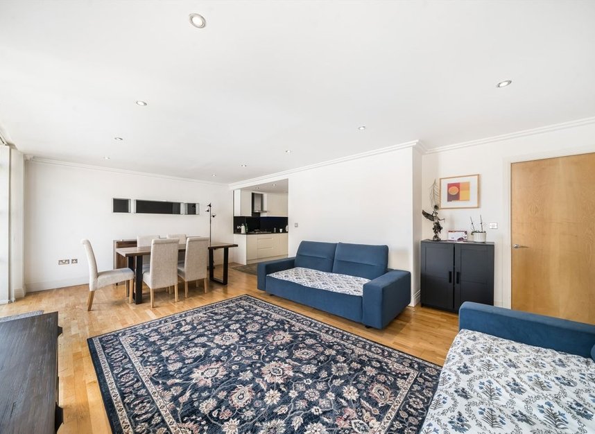 Properties to let in Town Meadow - TW8 0BX view3