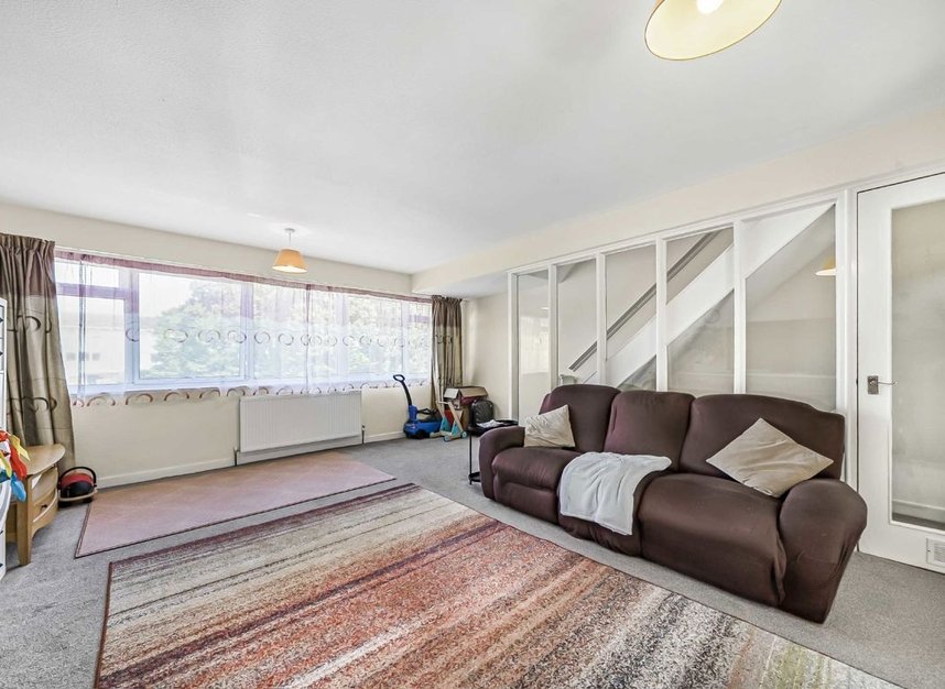 Properties let in Tufton Gardens - KT8 1TE view2