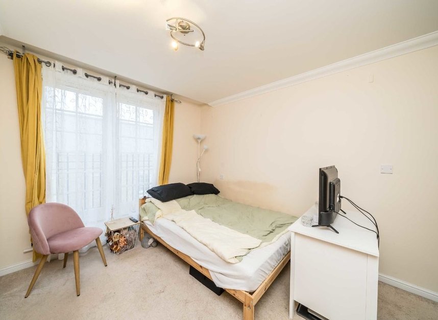 Flat to rent in Twickenham Road, Isleworth, TW7 (Ref 223889) Dexters