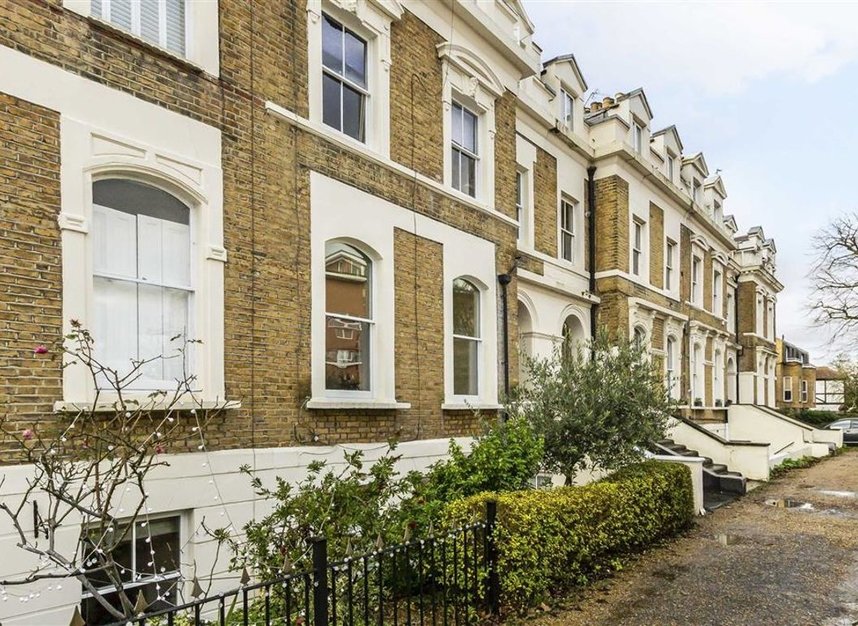 Flat to rent in Twickenham Road, Teddington, TW11 (Ref 200335) Dexters