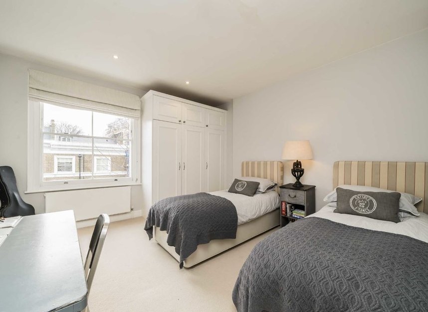 Properties to let in Upper Addison Gardens - W14 8AL view9
