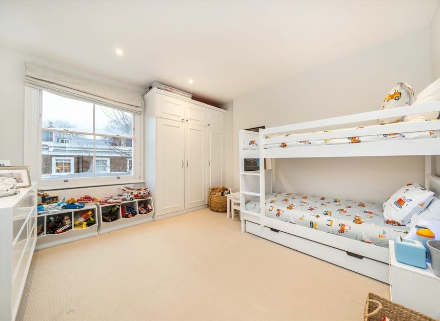 Properties to let in Upper Addison Gardens - W14 8AL view9