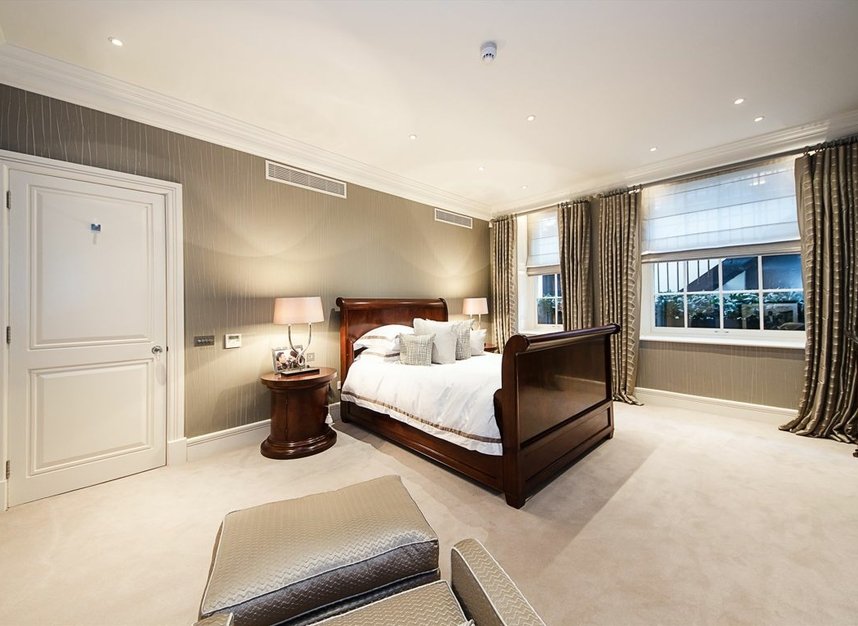 Properties to let in Upper Grosvenor Street - W1K 2NA view12