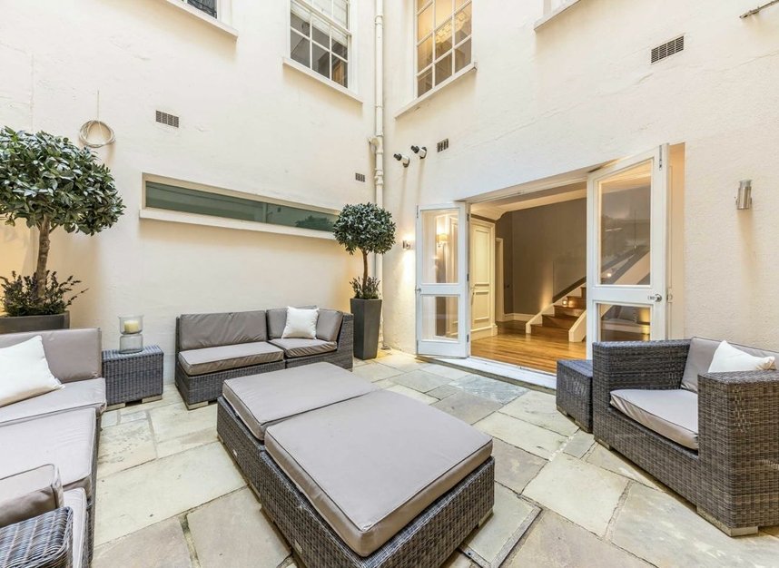 Properties to let in Upper Grosvenor Street - W1K 2NA view9