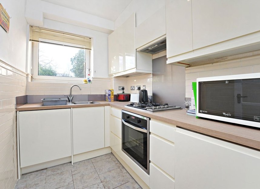 Properties let in Upper Richmond Road - SW15 6HY view2