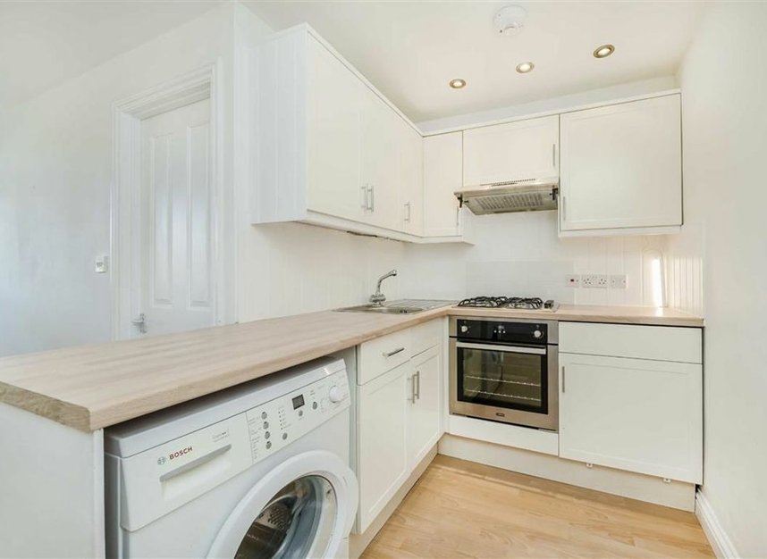 Properties let in Upper Teddington Road - KT1 4DT view3