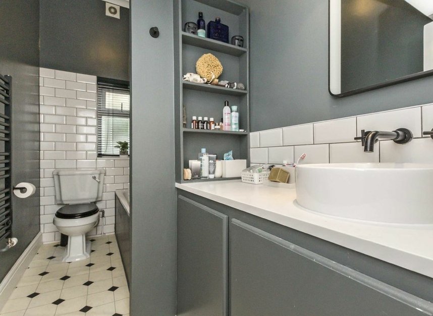 Properties let in Uxbridge Road - W12 0NT view7