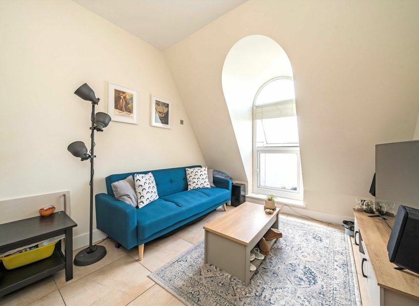 Properties let in Uxbridge Road - W5 2SU view3