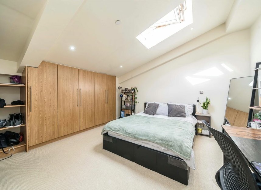 Properties let in Uxbridge Road - W5 2SU view5